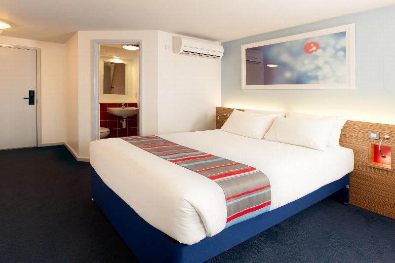 Travelodge Bracknell Central Exterior foto