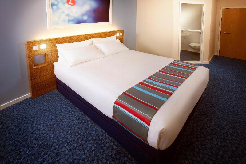 Travelodge Bracknell Central Exterior foto
