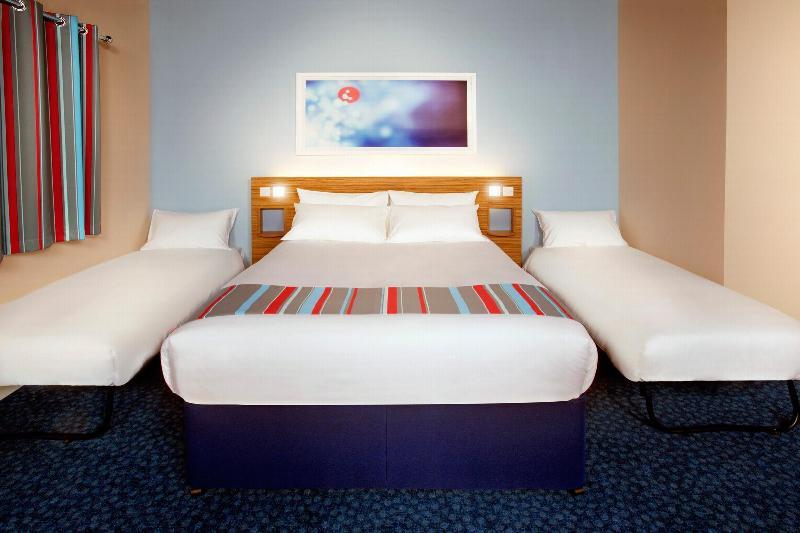 Travelodge Bracknell Central Exterior foto